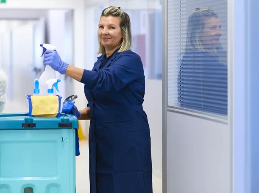 schoonmaker-met-vca-vacature.webp