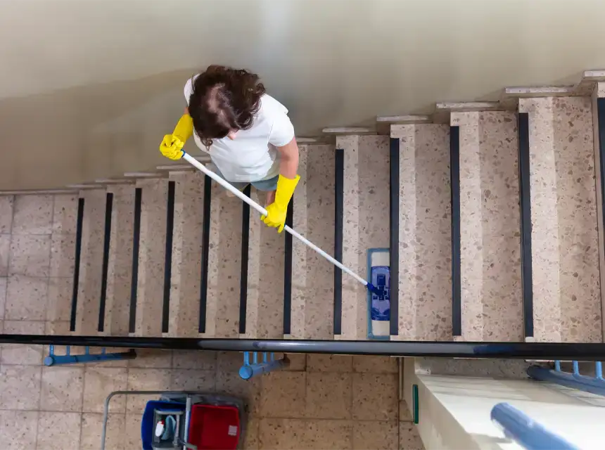 schoonmaker-trappenhuizen-vacature-amsterdam.webp